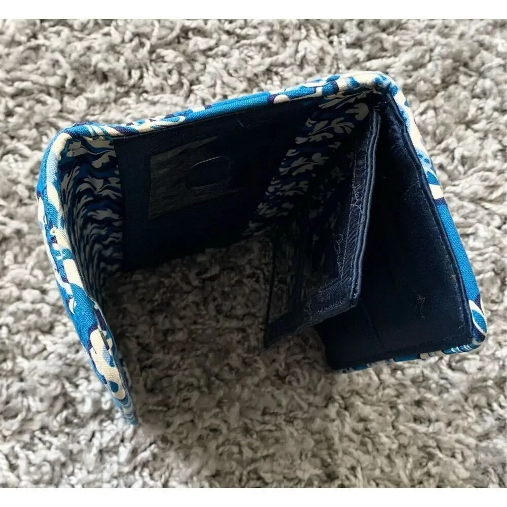 VERA BRADLEY Blue Lagoon Wave TRI FOLD CHECKBOOK Wallet QUILTED - Picture 3 of 5